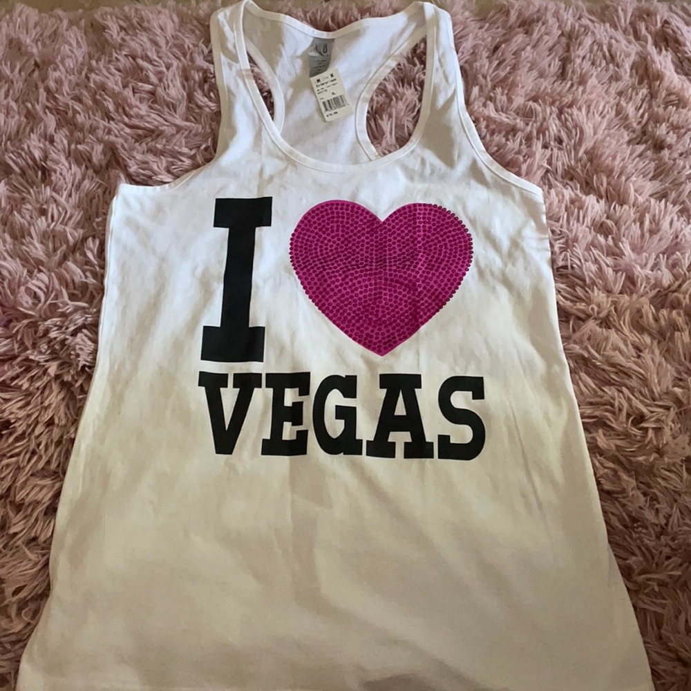Womens white rhinestoned heart Las Vegas tank top NWOT -XL ( blemished)